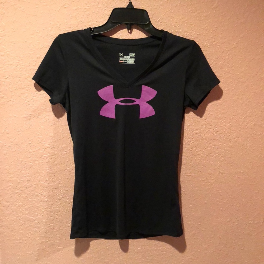 SOLD!! Under armour v neck workout t-shirt